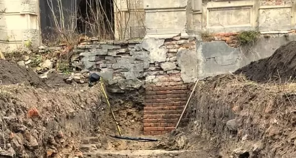 Во Львовской области раскопали древние руины на территории дворца