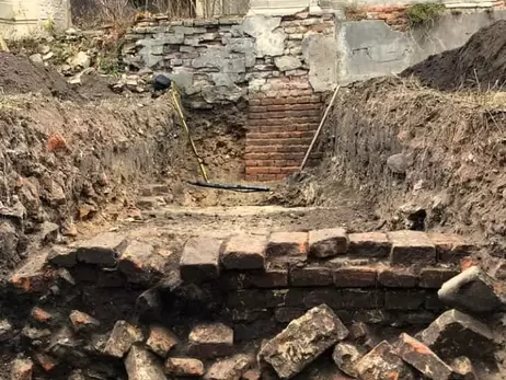 Во Львовской области раскопали древние руины на территории дворца