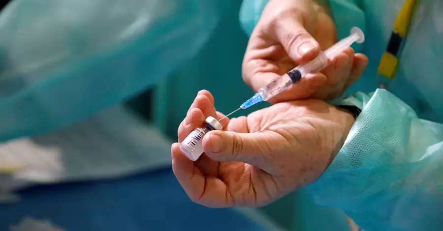 Повну вакцинацію в Україні пройшло 34% дорослого населення країни