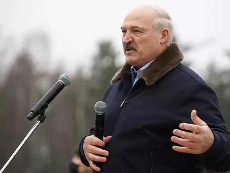 Лукашенко назвав Крим російським та заявив, що хоче приїхати туди з Путіним
