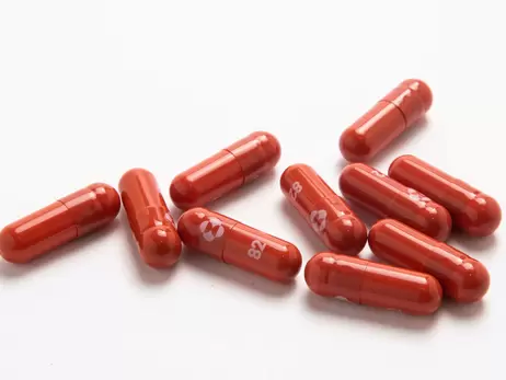 В США комиссия рекомендовала таблетки от COVID-19