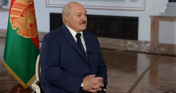 Лукашенко заявил, что мигрантам в Беларуси пытались перебросить оружие из Украины