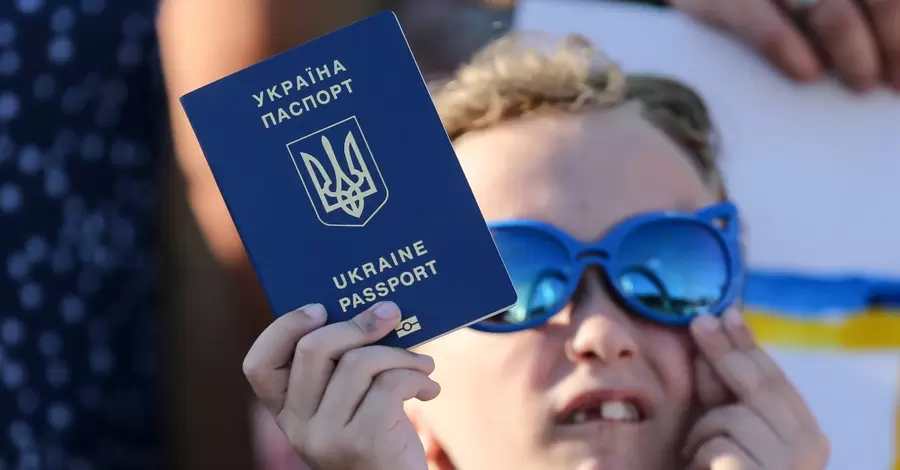 10 тысяч долларов. Каждому! Как будет работать «экономический паспорт украинца»