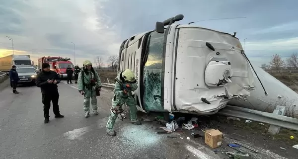 Під Вінницею перекинулася автоцистерна з аміаком