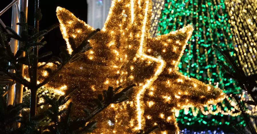 Каким будет новогодний городок на Софийской площади: 31-метровая елка, километры гирлянд и вертеп