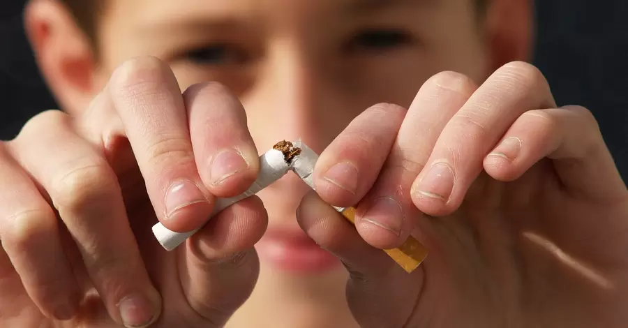 Пульмонолог: курение в разгар пандемии равносильно самоубийству