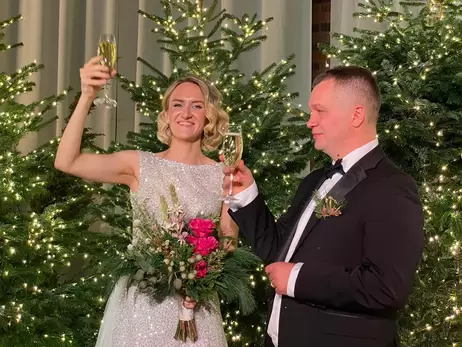 Мілованов одружився з колегами з Київської школи економіки: з'явилися фото з весілля