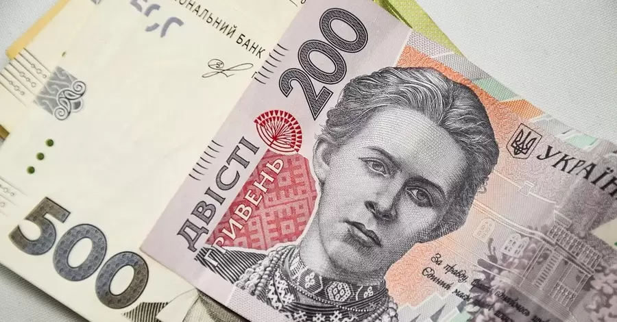 Украинцы стали чаще брать “быстрые кредиты” - средняя сумма займа увеличилась до 4500 гривен