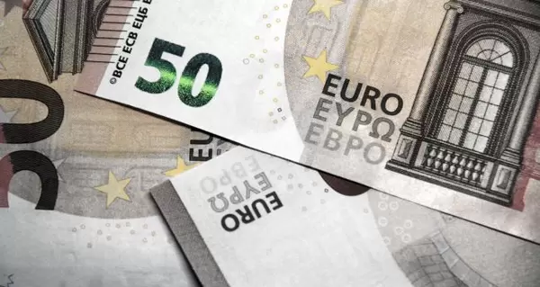 Валюта євро вперше у своїй історії змінить дизайн банкнот
