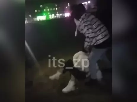 У Запоріжжі школярки виклали відео побиття ровесниць в інтернет: поліція порушила дві справи