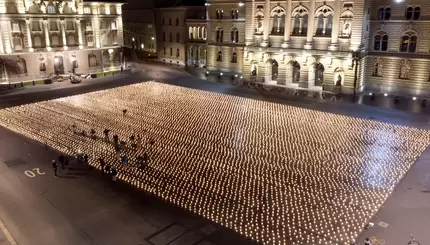В Швейцарии зажгли более 11 тысяч свечей, чтобы почтить память жертв пандемии коронавируса