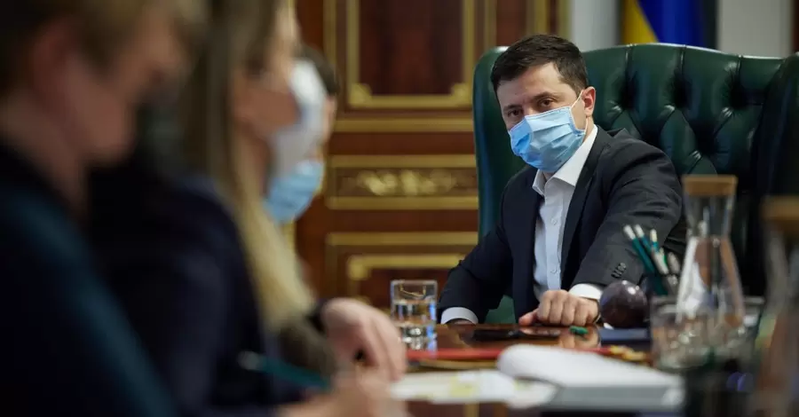 Президент Зеленский подписал закон о выдаче тысячи гривен вакцинированным