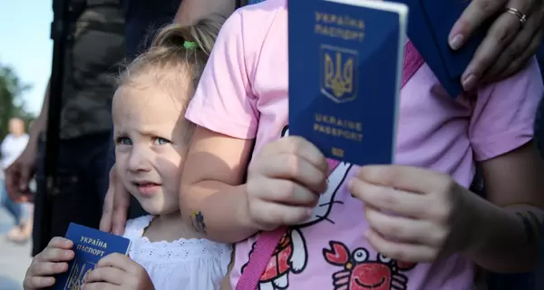 Економічний паспорт українця: по 10 тисяч доларів роздадуть після того, як підросте мільярд дерев