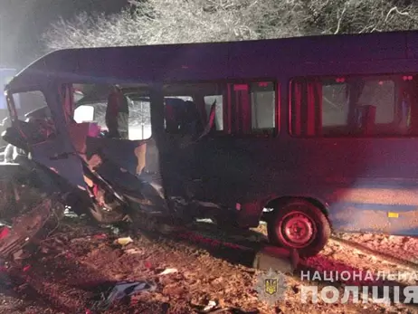 Смертельне ДТП під Тернополем: водій та пасажир маршрутки померли у лікарні