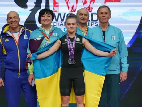 Самуляк завоювала для Україны перші за 8 років медалі на чемпионаті світу з важкої атлетики 