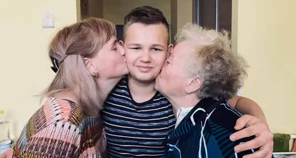 Львівські лікарі врятували хлопчика, пересадивши йому нирку від рідної бабусі