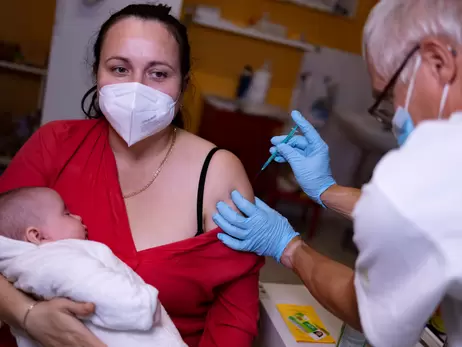 Терміни повторної вакцинації в Україні прострочили близько 110 тисяч людей