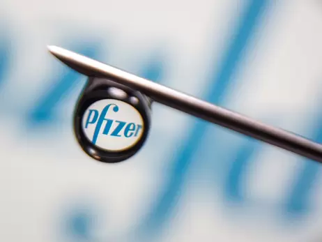 Україна підписала договір із Pfizer на закупівлю ліків від коронавірусу 