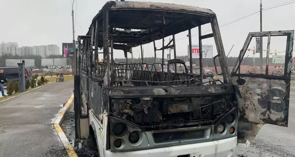 Під Києвом на ходу спалахнув автобус з пасажирами