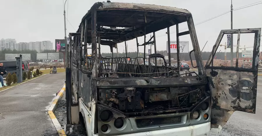 Под Киевом на ходу загорелся автобус с пассажирами
