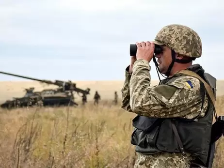 На Донбасі українські війська чотири рази зазнали атак ворога, є поранений