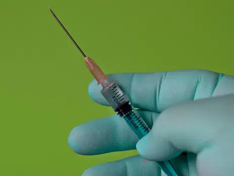 В Україні розширили список професій для обов'язкової вакцинації