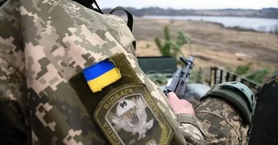На Донбасі українських захисників обстріляли з мінометів та гранатометів, є поранений