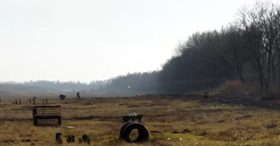На Донбасі двоє українських військових підірвалися на невідомому пристрої