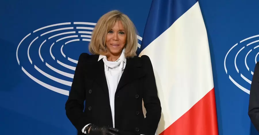 Дружина президента Франції подасть до суду на тих, хто називає її трансгендером