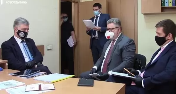 Посольства США и Великобритании прокомментировали обвинения Порошенко в госизмене