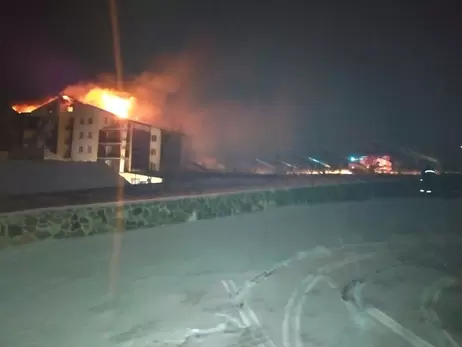 Пожежа у готелі під Вінницею: люди стрибали з вікон, загинула дівчина