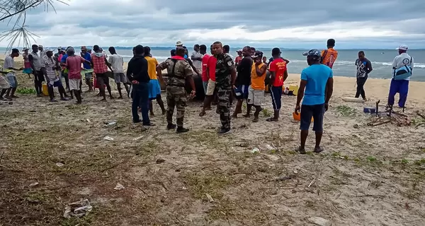 Мадагаскарський міністр вижив після авіакатастрофи і добирався до суші 12 годин