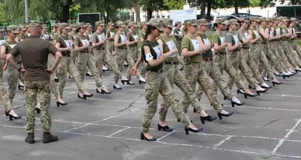 Главком ВСУ Залужный: Я хочу успокоить женщин, уже завтра не надо бежать в военкомат