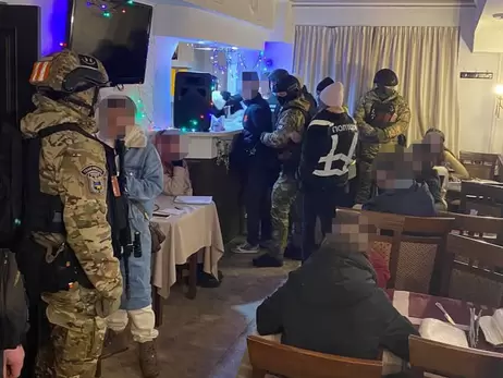 У Києві викрили шахраїв, які розкручували чоловіків за допомогою фейкових побачень