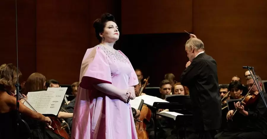Оперна співачка Хібла Герзмава захопила глядачів реакцією на телефон, що задзвонив посеред концерту 