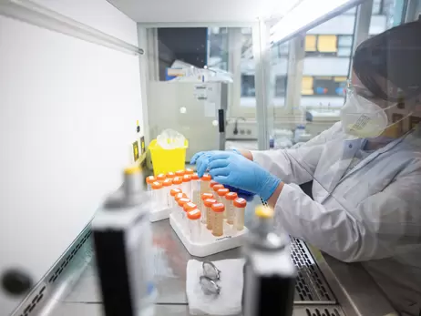 Таблетки от ковида, вакцина от ВИЧ и плюс 25 лет жизни: новинки медицины в 2022 году