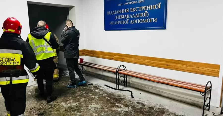 Потерпілого під час пожежі у Косівській лікарні терміново евакуювали до Києва