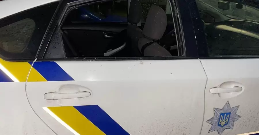 В Ровенской области мужчина сбежал из-под домашнего ареста и разбил авто полицейских