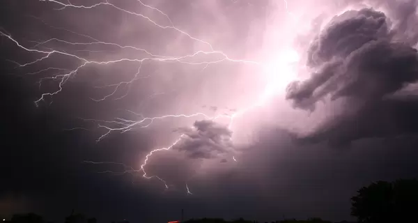 В Укргідрометцентрі попередили про небезпечні метеорологічні явища
