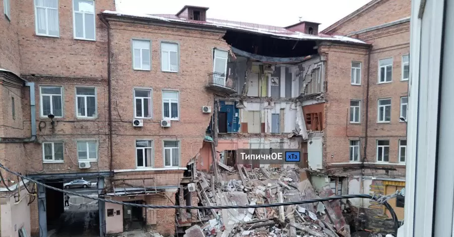 В Харькове обрушилась часть пустующего четырехэтажного здания