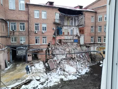 В Харькове обрушилась часть пустующего четырехэтажного здания