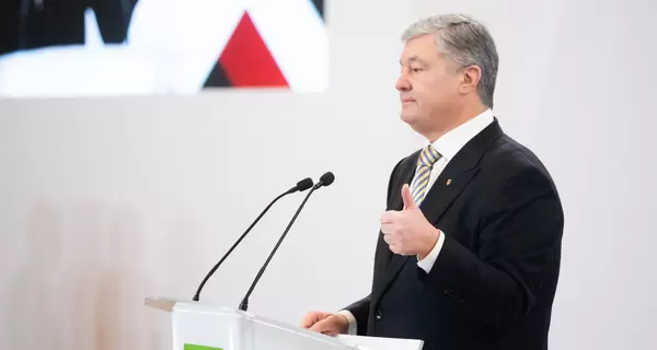 Порошенко назвав нову дату повернення в Україну – 17 січня