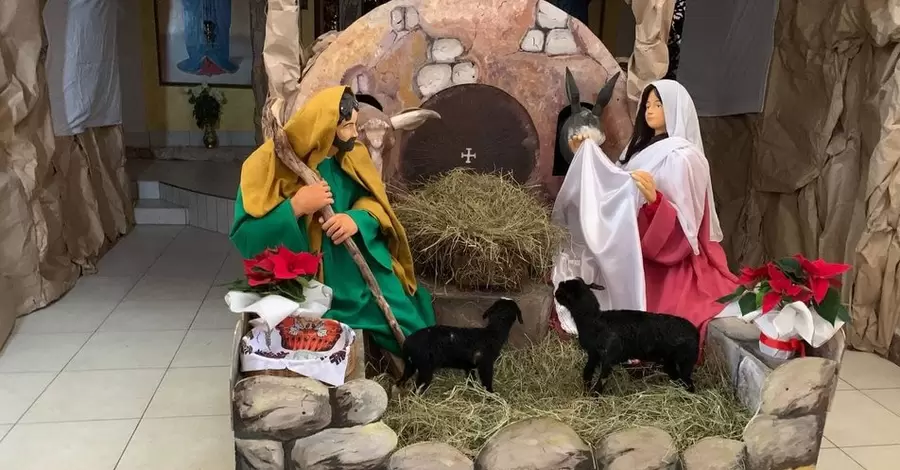 В храме апостола Петра в Тернополе открыли самую большую рождественскую шопку в Украине