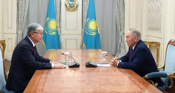 Пресс-секретарь заявил, что Назарбаев находится в столице и из Казахстана не бежал