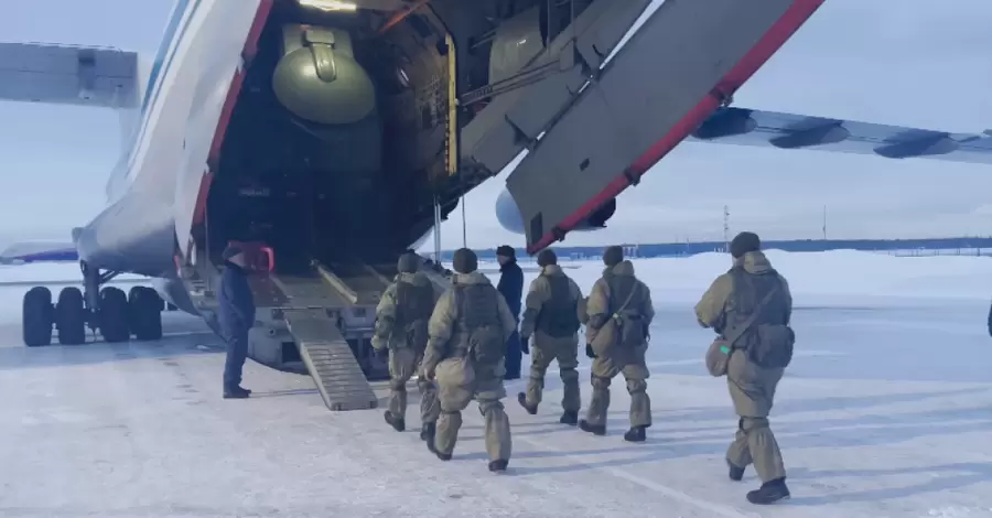 У Казахстан на тлі тривалих безладів прибули російські десантники
