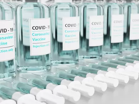 В Україні утилізують майже 600 тисяч доз вакцини від COVID