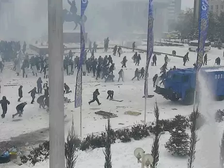 Протесты в Казахстане: задержали более 5 тысяч активистов, здания акиматов освободили
