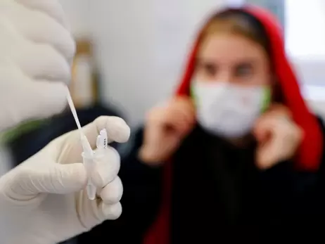 Коронавірусом за добу захворіли менше двох тисяч українців