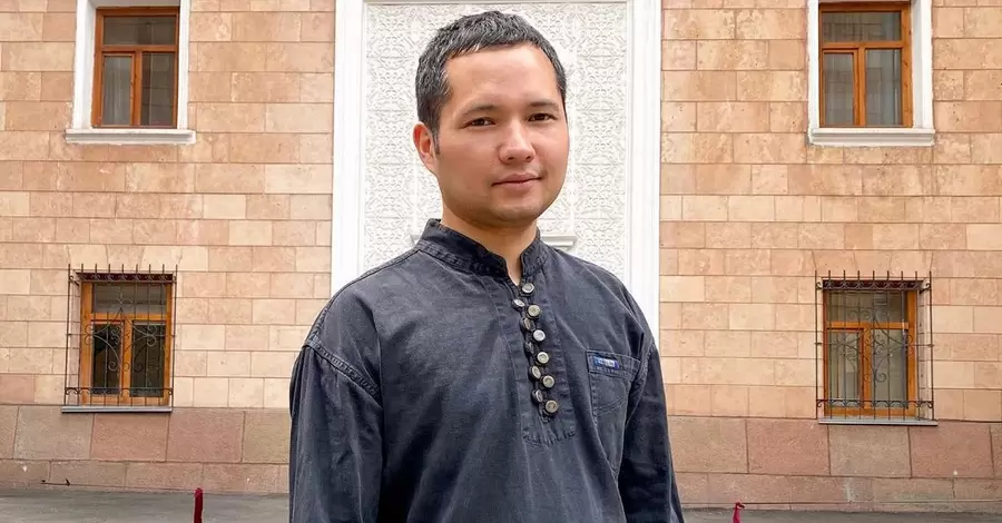 Задержанного в  Казахстане киргизского музыканта Рузахунова везут в Бишкек