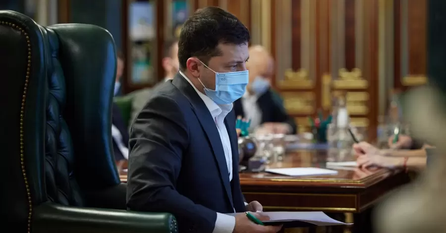 Владимир Зеленский попросил выплатить 1000 гривен вакцинированным детям 12-18 лет